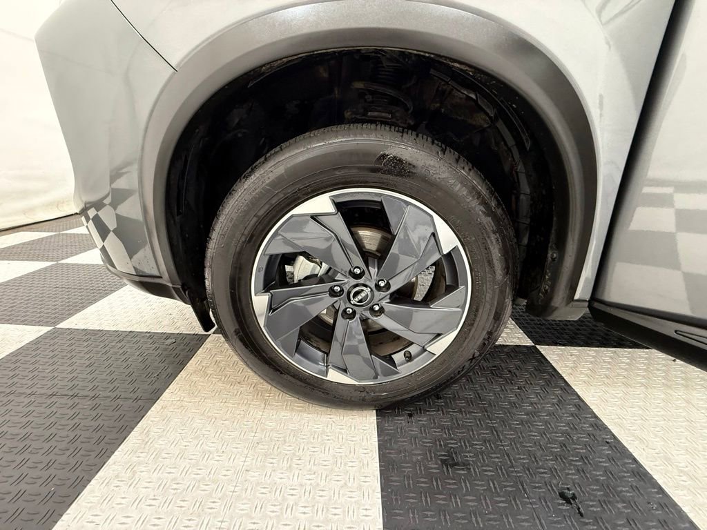 Used 2025 Nissan Rogue SV image 10