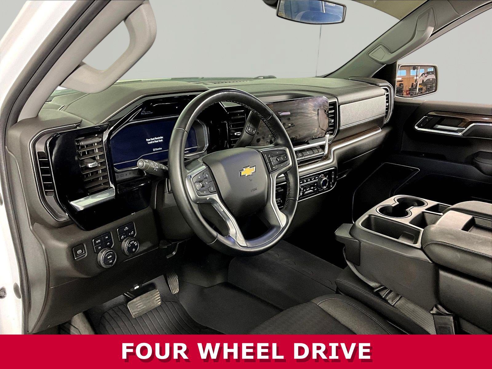 Used 2023 Chevrolet Silverado 1500 LT AWD/4WD image 17
