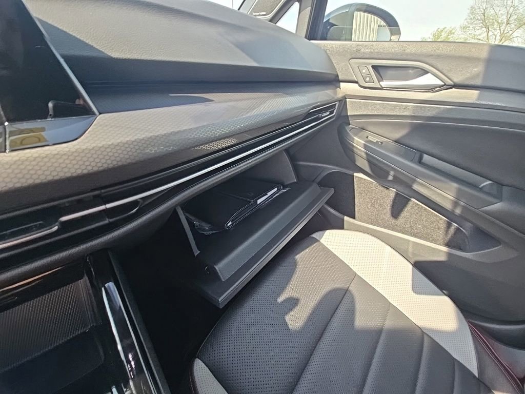 Used 2024 Volkswagen GTI SE image 21