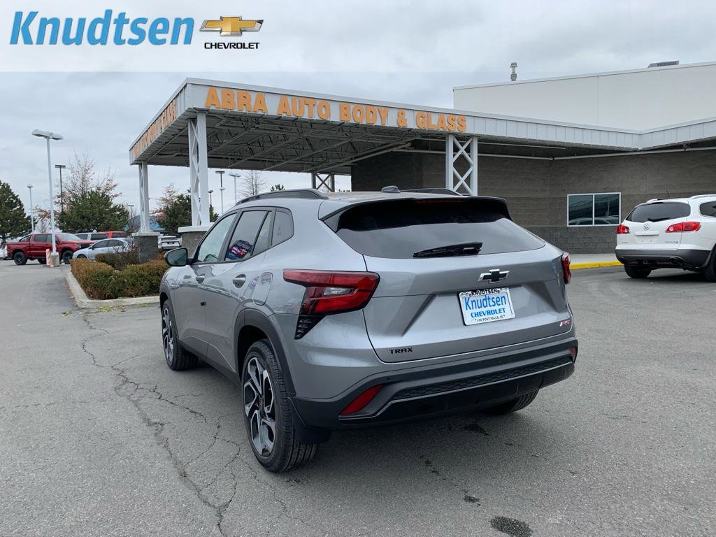 New 2026 Chevrolet Trax RS w/ Sunroof Package image 5