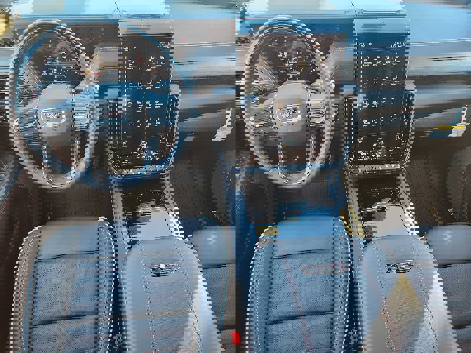 New 2026 GMC Yukon AT4 Ultimate w/ LPO, Illumination Package image 13