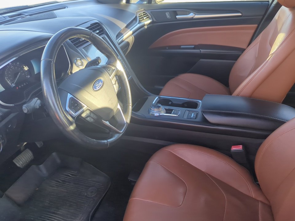 Used 2019 Ford Fusion Energi Titanium image 9