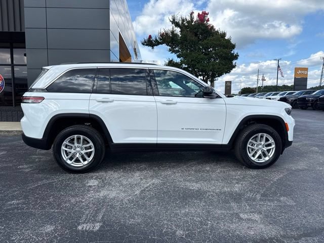 New 2026 Jeep Grand Cherokee Laredo X AWD/4WD image 2