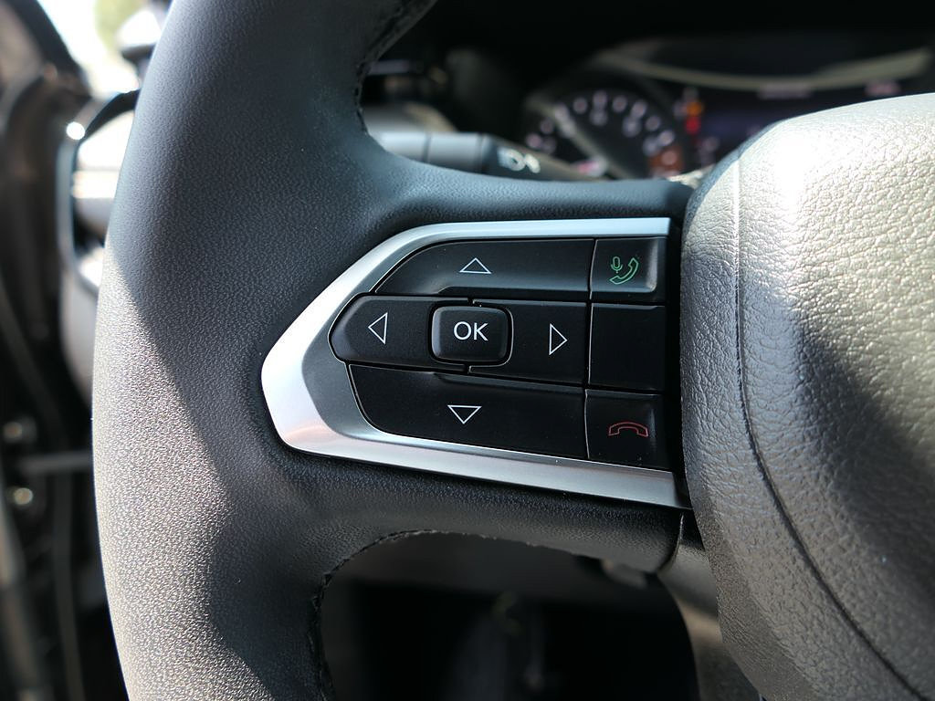 Used 2022 Jeep Compass Latitude FWD image 13