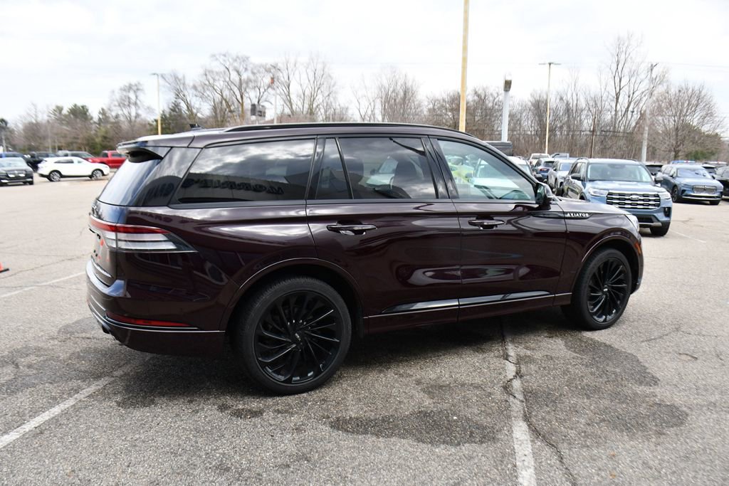 Used 2023 Lincoln Aviator Reserve w/ Jet Appearance Package image 7