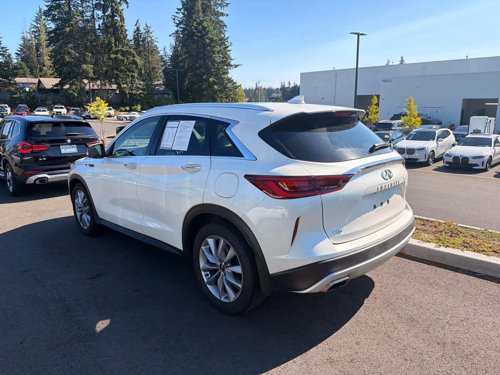 Used 2022 INFINITI QX50 Luxe AWD/4WD image 3