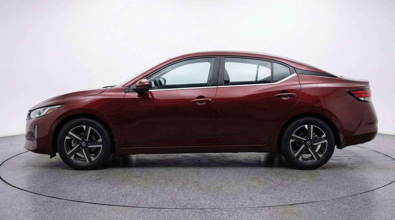 Used 2025 Nissan Sentra SV image 5