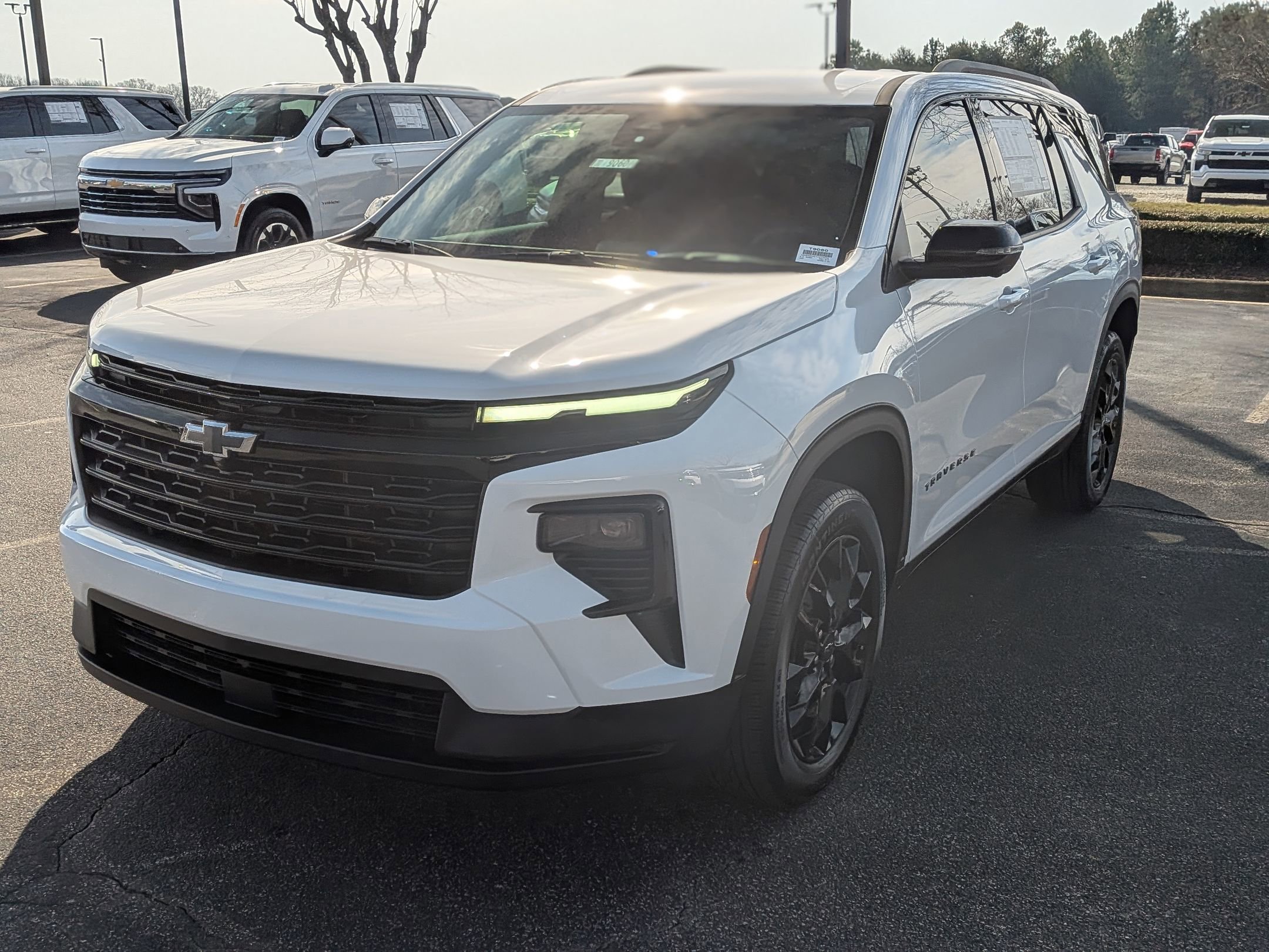 New 2026 Chevrolet Traverse LT w/ Midnight/Sport Edition FWD image 3