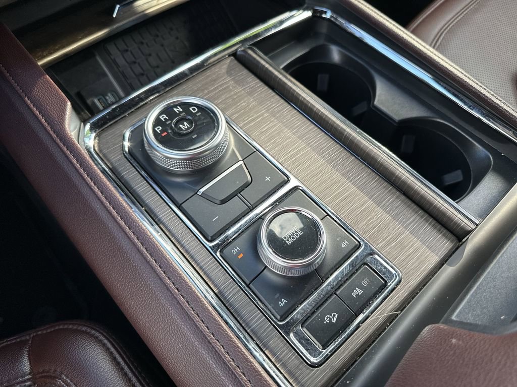 Used 2024 Ford Expedition Limited image 29
