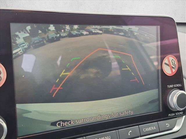 Used 2025 Nissan Altima 2.5 SV FWD image 11