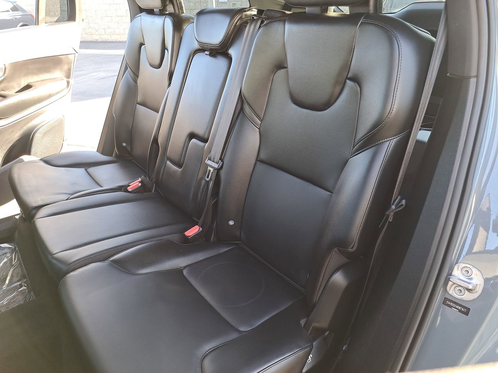 Used 2022 Volvo XC90 T5 Momentum image 16