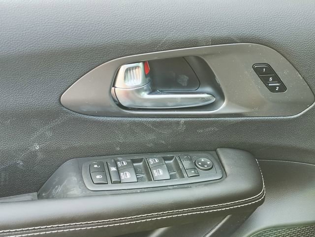 New 2026 Chrysler Pacifica Select w/ S Appearance Package FWD image 9