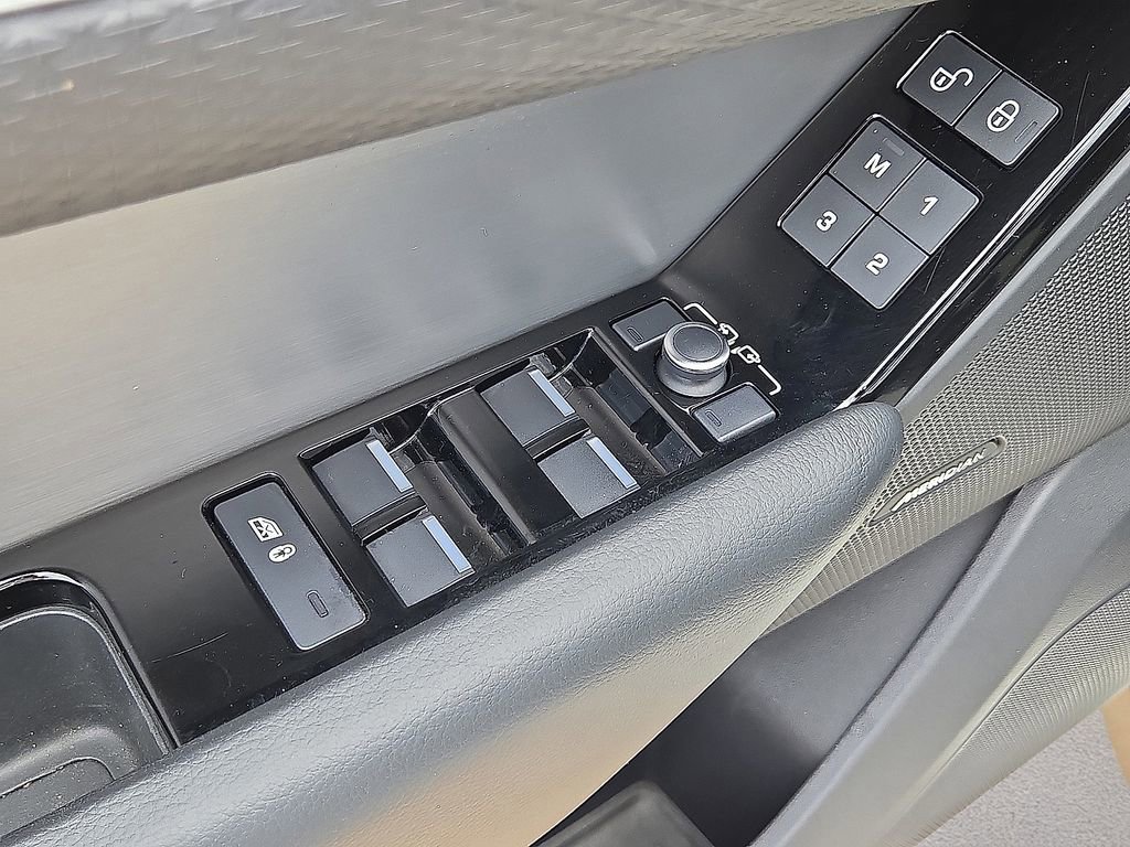 Used 2020 Land Rover Range Rover Velar R-Dynamic S AWD/4WD image 21