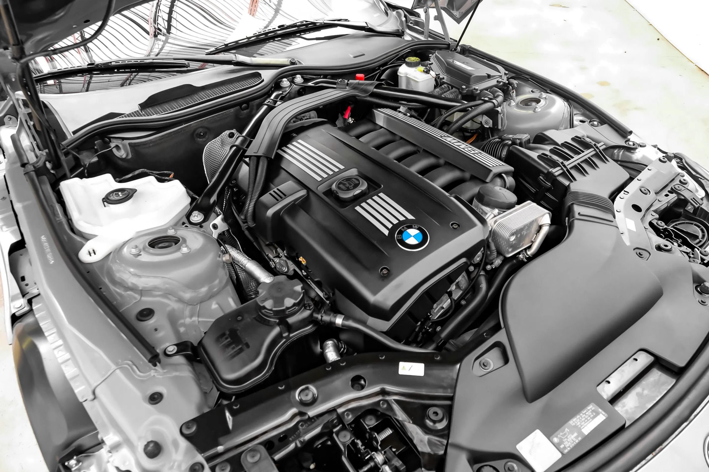 Used 2010 BMW Z4 sDrive30i RWD image 37