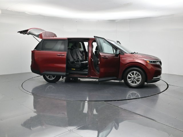 Used 2024 Kia Carnival LX FWD image 50