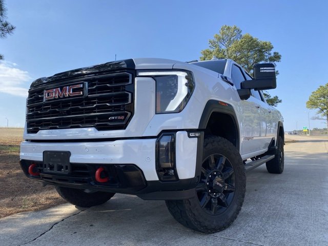 Used 2024 GMC Sierra 2500 AT4 w/ AT4 Preferred Package image 3