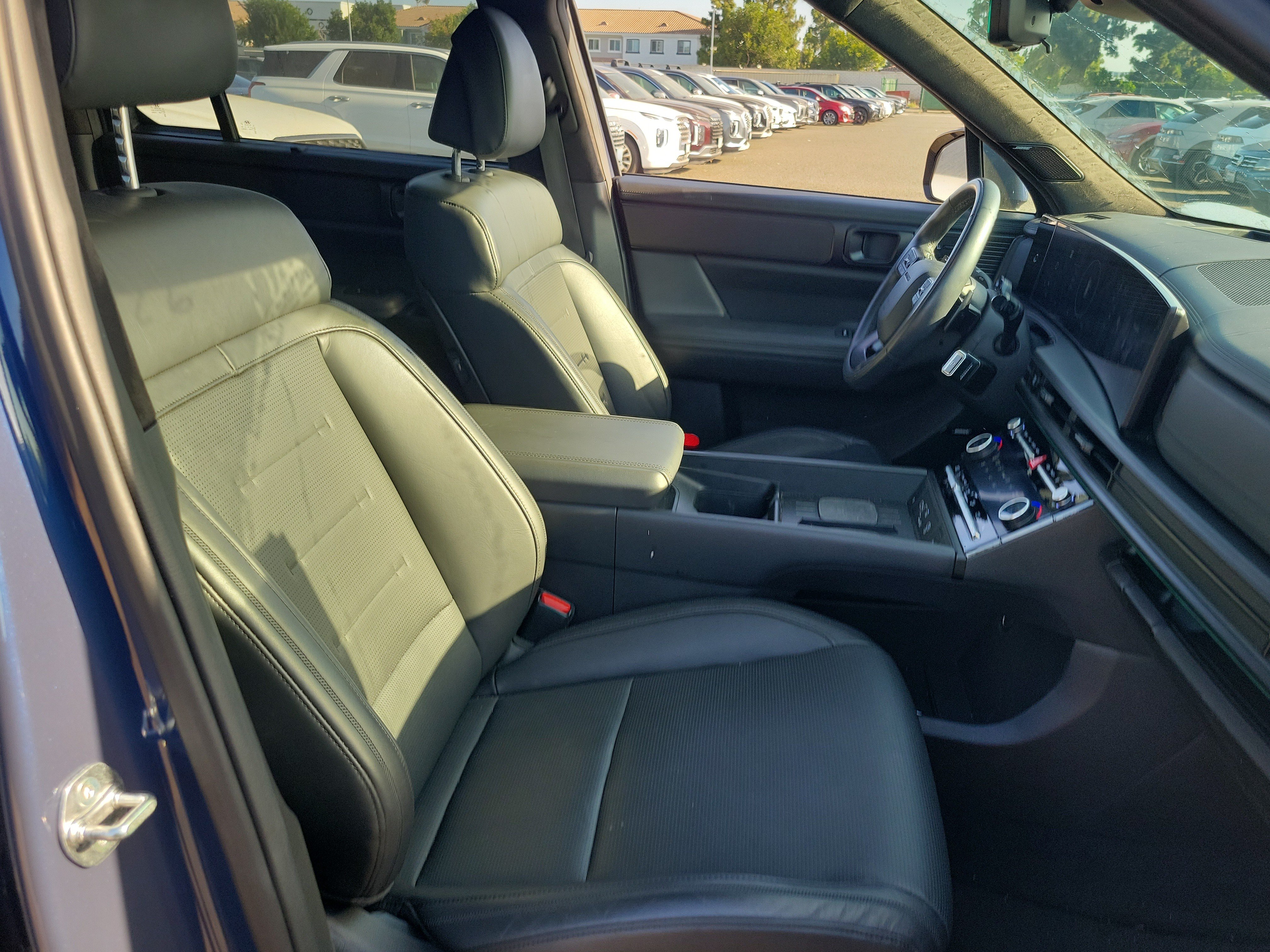 Used 2025 Hyundai Santa Fe Calligraphy AWD/4WD image 21