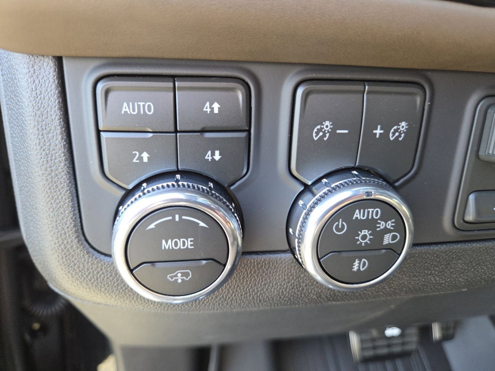 New 2026 GMC Yukon XL Denali Ultimate AWD/4WD image 6