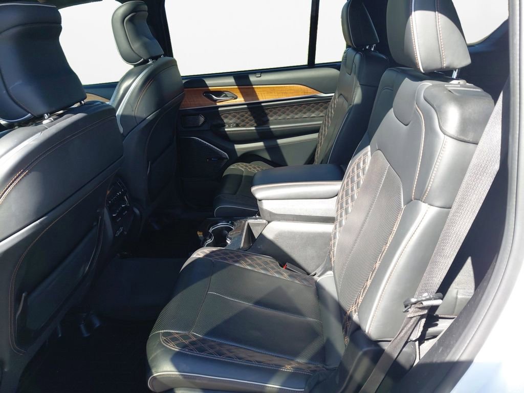 Used 2021 Jeep Grand Cherokee L Summit image 13