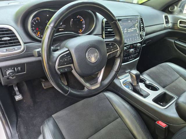 Used 2020 Jeep Grand Cherokee Altitude AWD/4WD image 12