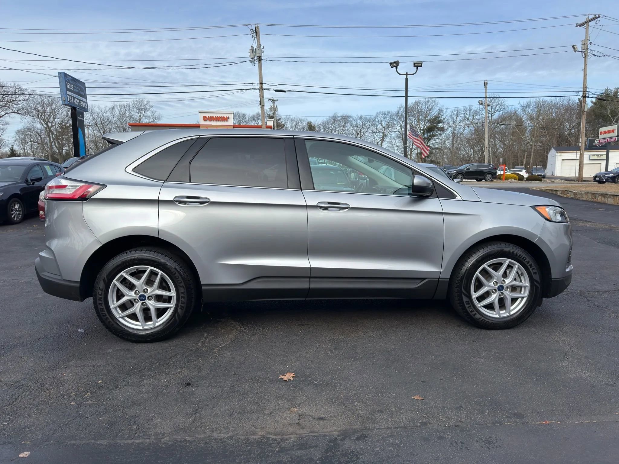 Used 2021 Ford Edge SEL w/ Cargo Accessory Package image 8