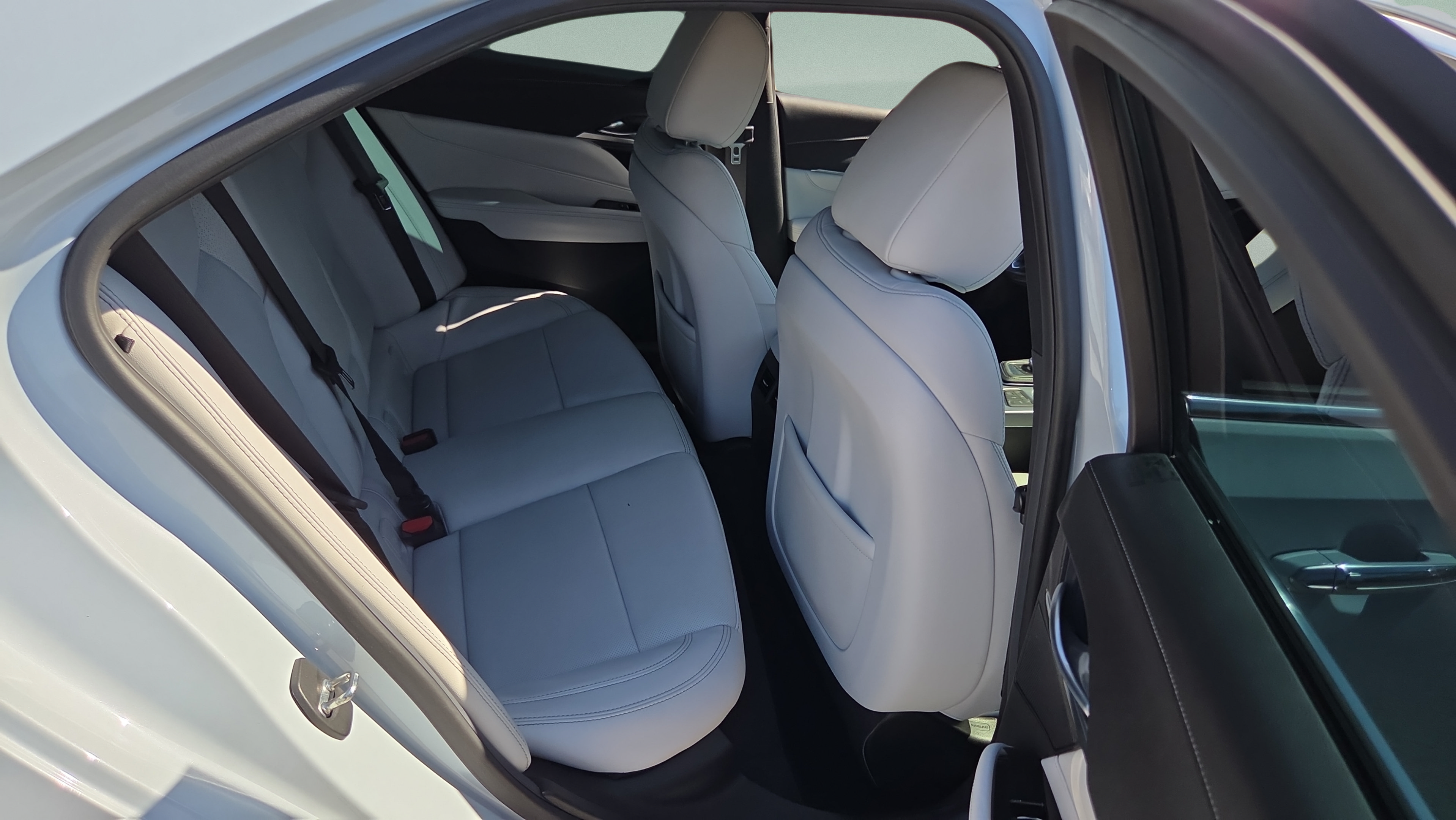 Used 2021 Cadillac CT4 Premium Luxury RWD image 14