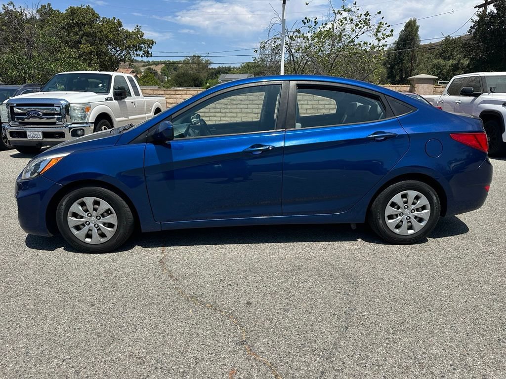 Used 2017 Hyundai Accent SE FWD image 2