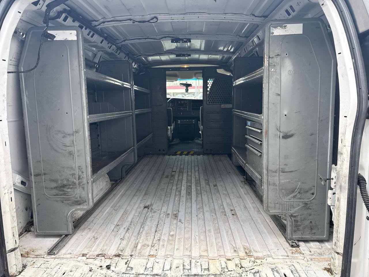 Used 2015 Chevrolet Express 2500 image 9