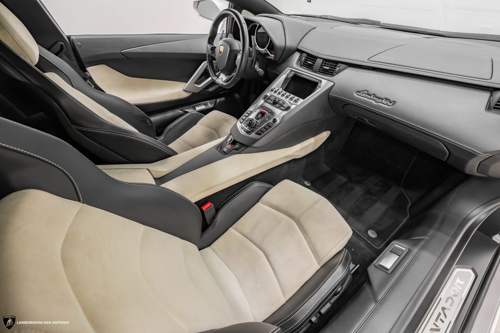 Used 2015 Lamborghini Aventador LP 700-4 image 34