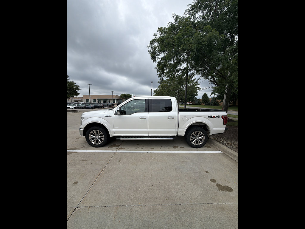 Used 2016 Ford F150 Lariat w/ Equipment Group 502A Luxury AWD/4WD image 3