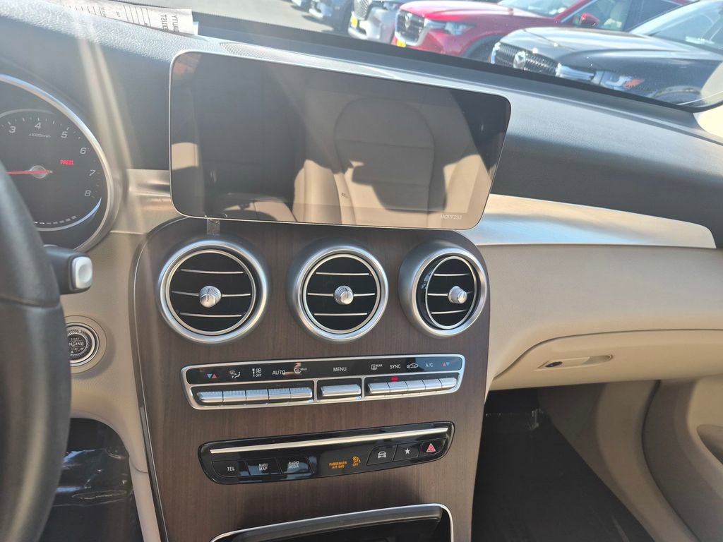 Used 2022 Mercedes-Benz GLC 300 image 24