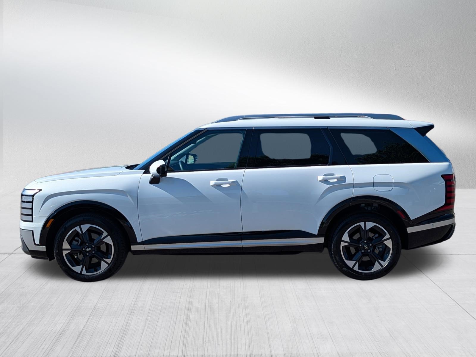 Certified 2026 Hyundai Palisade Limited AWD/4WD image 4