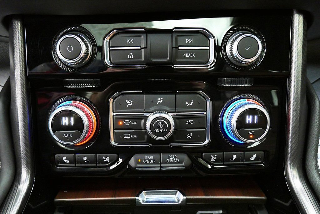 Used 2024 GMC Yukon Denali Ultimate AWD/4WD image 31