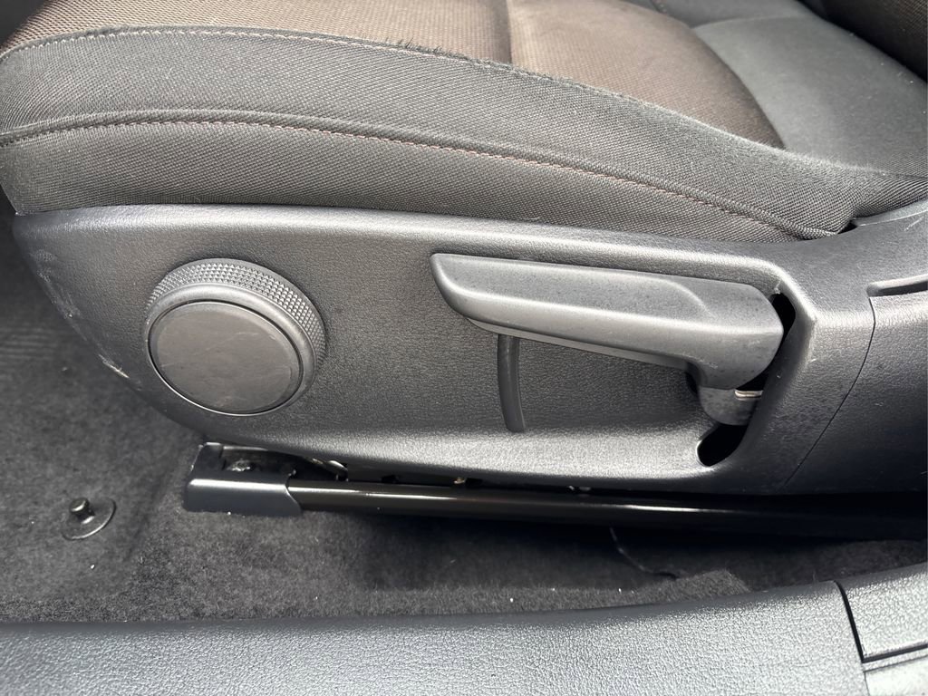 Used 2022 MAZDA MAZDA3 s image 37