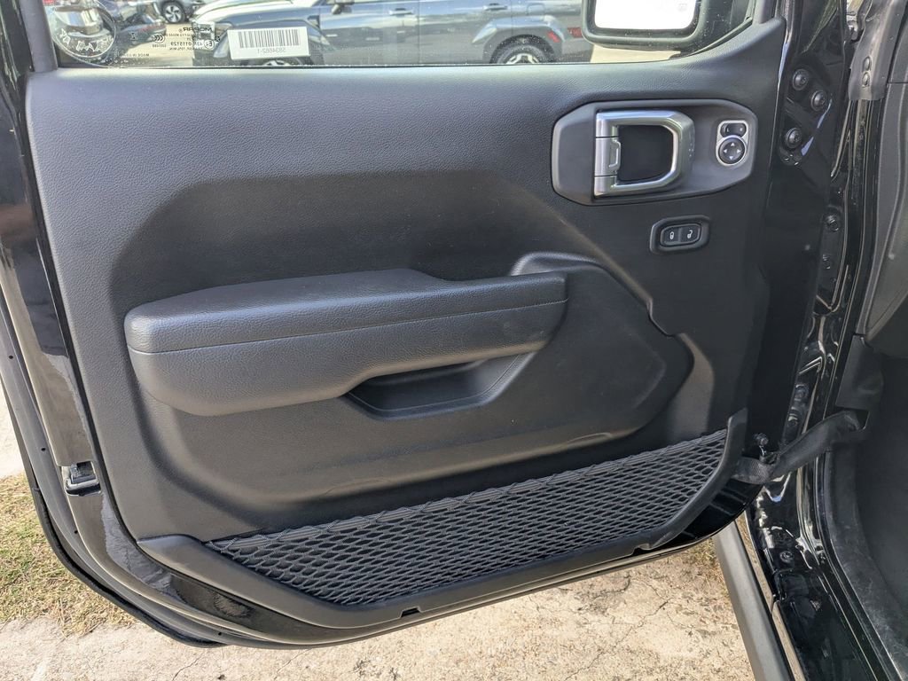 Used 2025 Jeep Wrangler Willys image 11