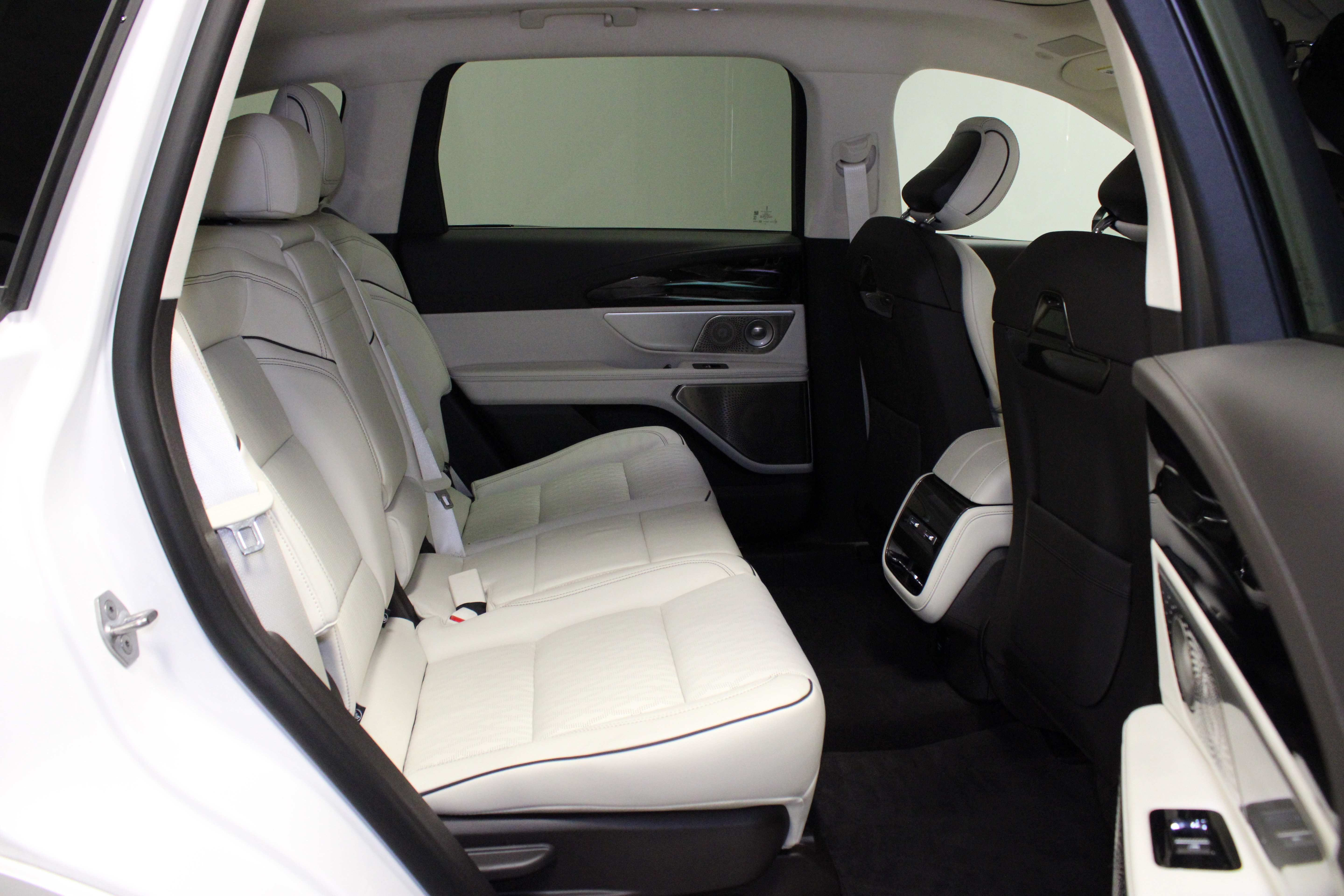 Used 2026 Lincoln Nautilus Black Label AWD/4WD image 16