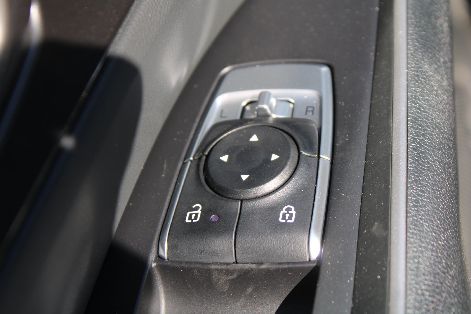 New 2026 Kia Sorento EX FWD image 22