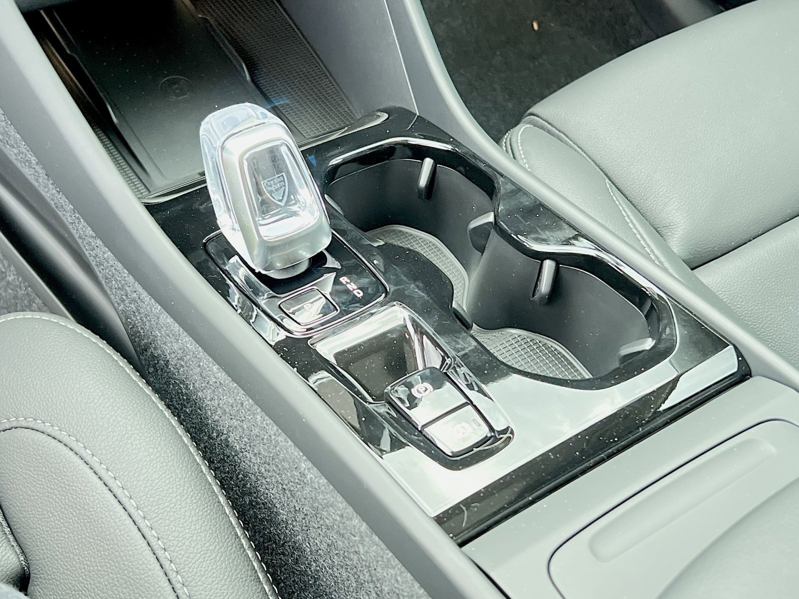 New 2026 Volvo XC40 B5 Plus w/ Protection Package Premier image 22