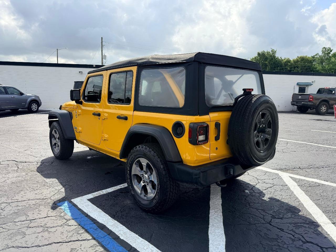 Used 2019 Jeep Wrangler Unlimited Sport AWD/4WD image 5