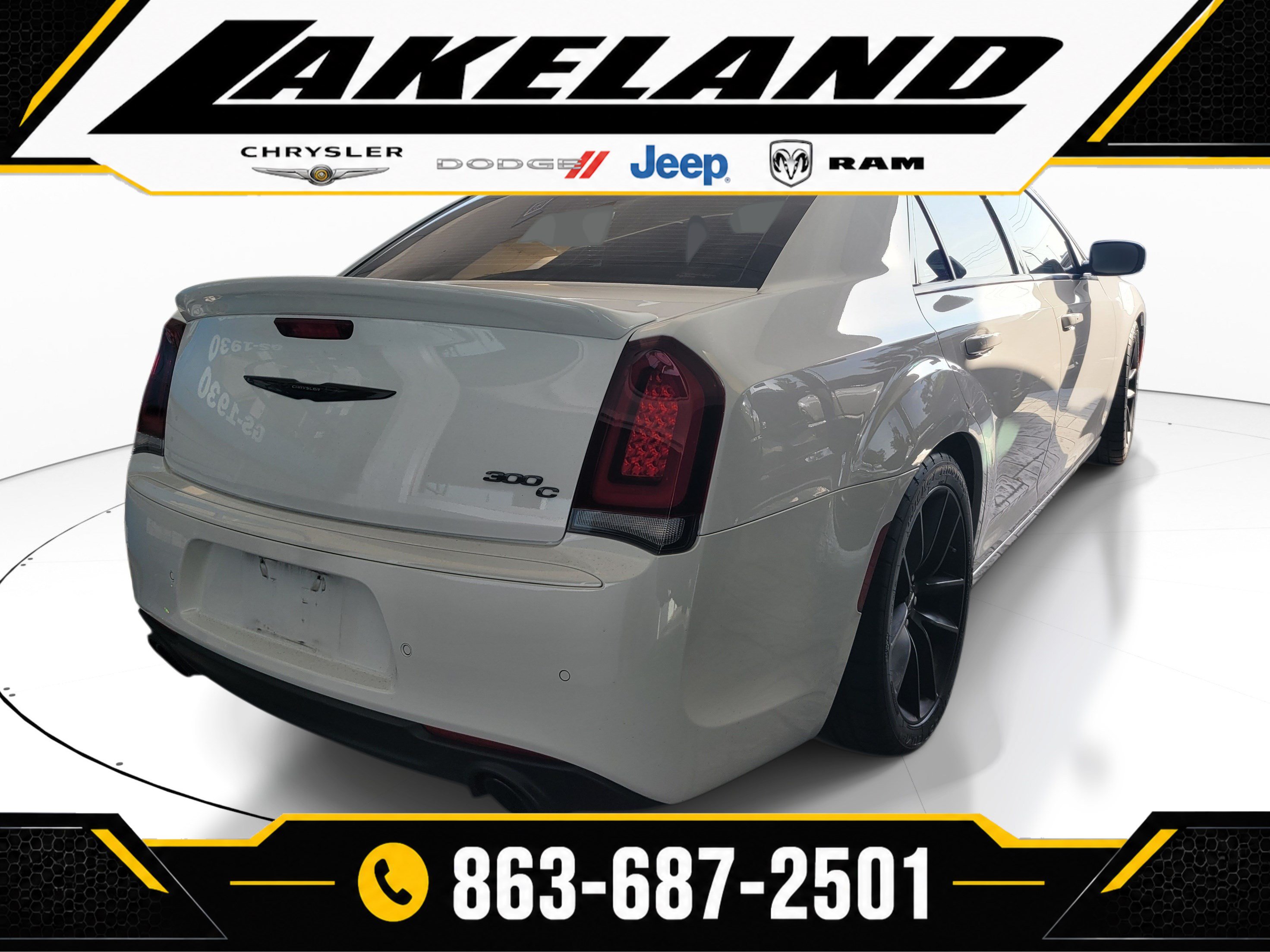 Used 2023 Chrysler 300 C RWD image 5