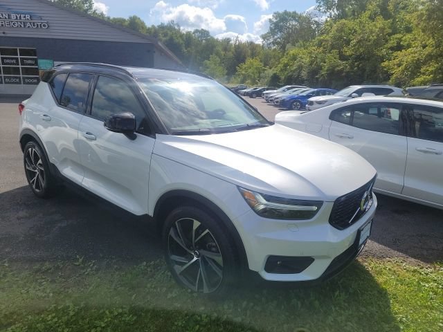 Used 2022 Volvo XC40 T5 R-Design AWD/4WD image 5