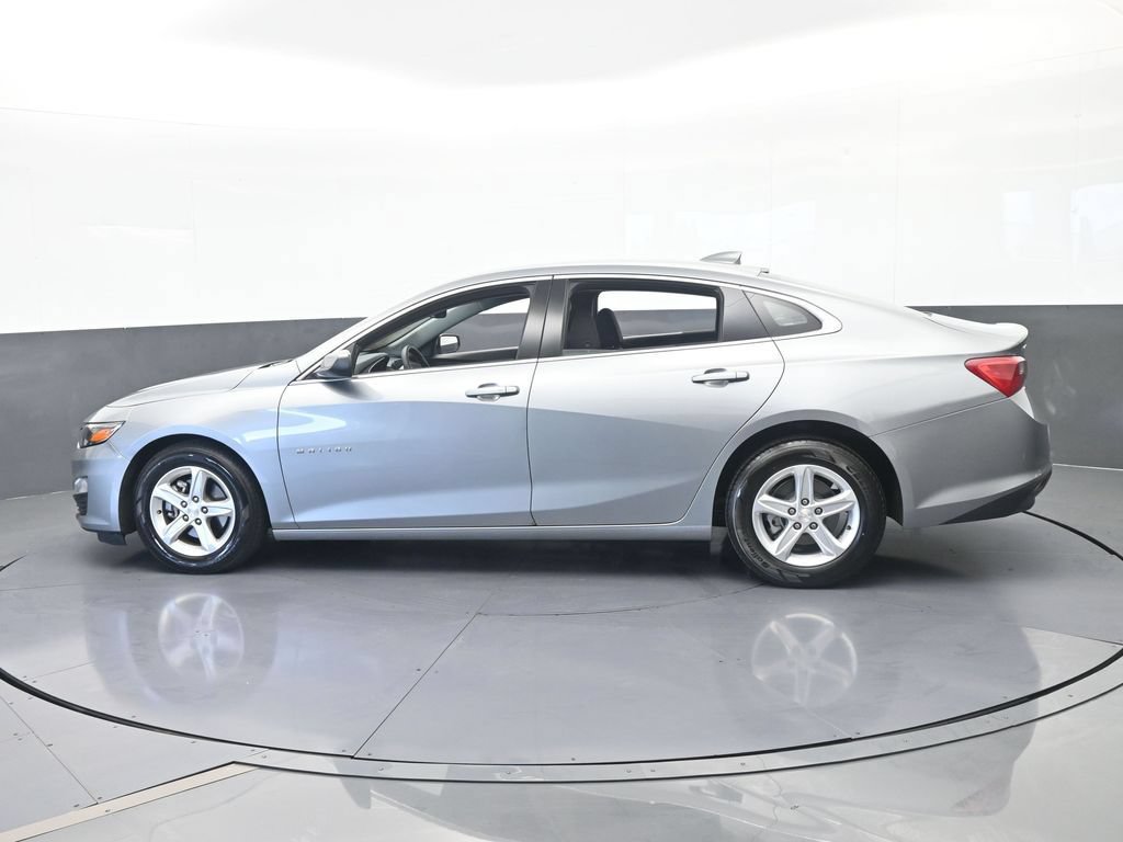 Used 2024 Chevrolet Malibu LT FWD image 3