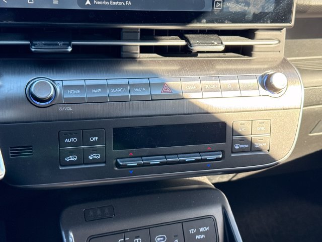 Used 2025 Hyundai Kona Limited AWD/4WD image 37