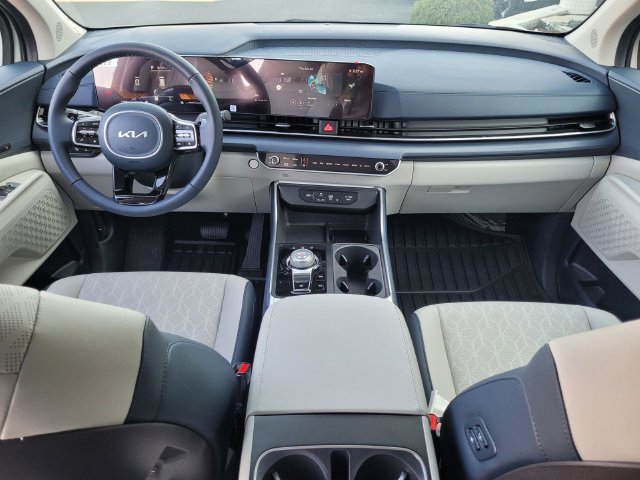 New 2026 Kia Carnival EX FWD image 8