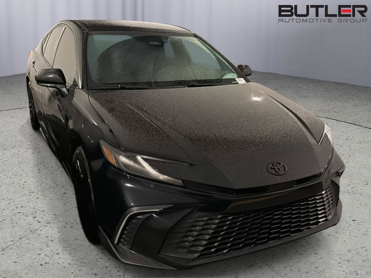 Certified 2025 Toyota Camry SE w/ Convenience Package FWD image 5