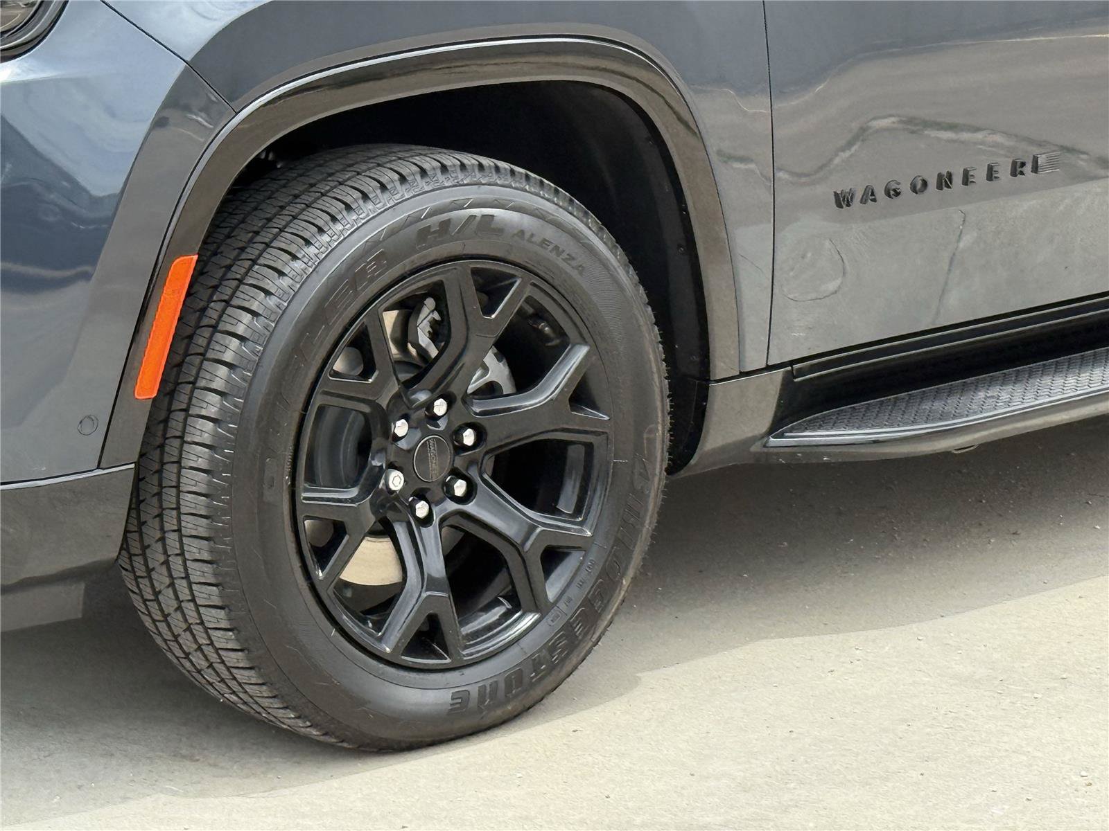 New 2025 Jeep Wagoneer L Series II AWD/4WD image 9