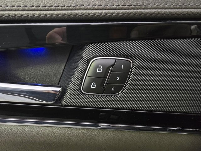 Used 2023 Lincoln Nautilus Reserve image 9