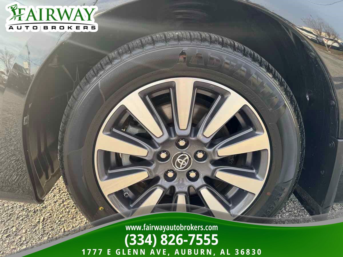 Used 2020 Toyota Sienna Limited Premium w/ Carpet Mat Package AWD/4WD image 33
