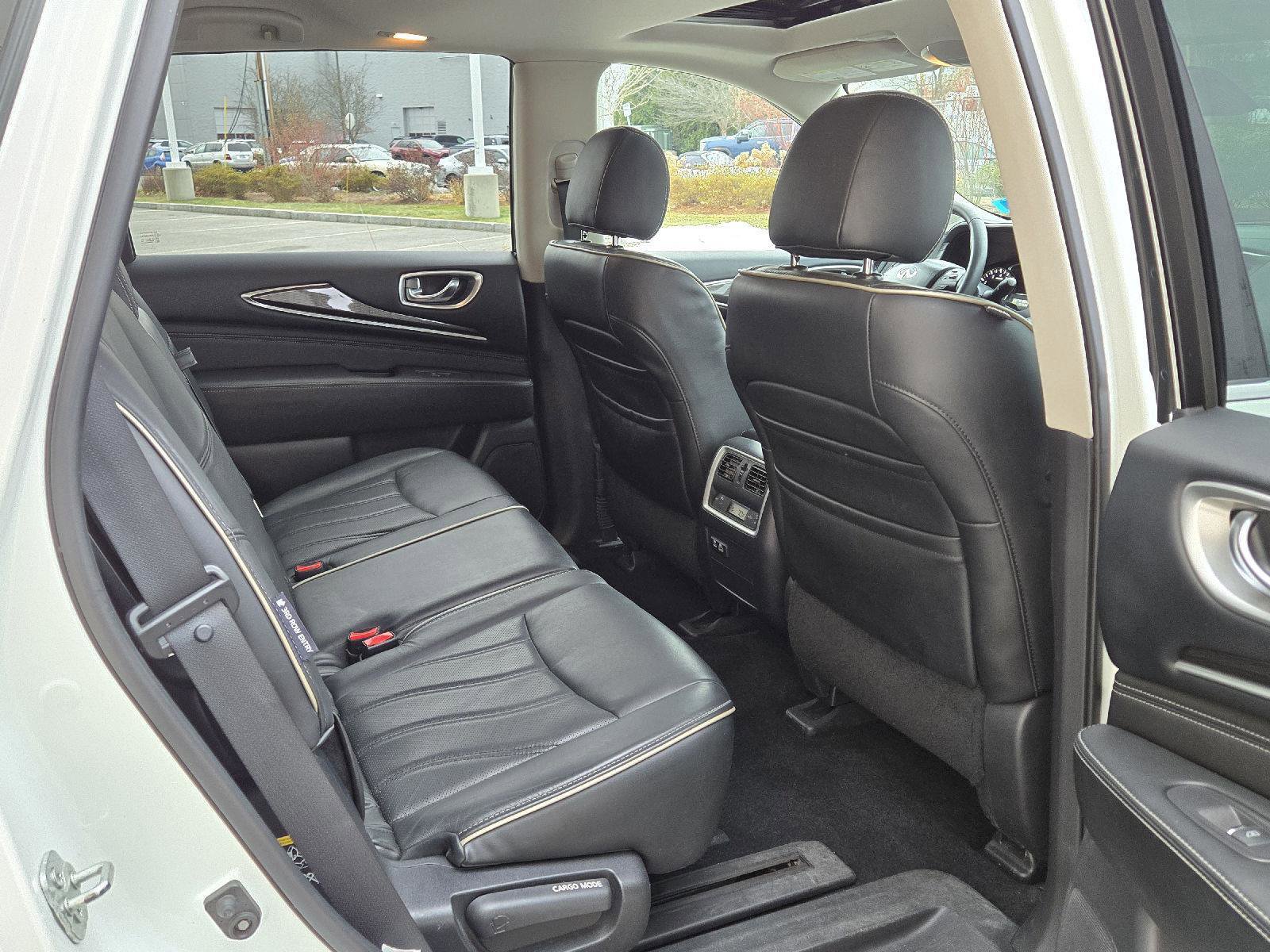 Used 2019 INFINITI QX60 Luxe w/ Essential Package image 17