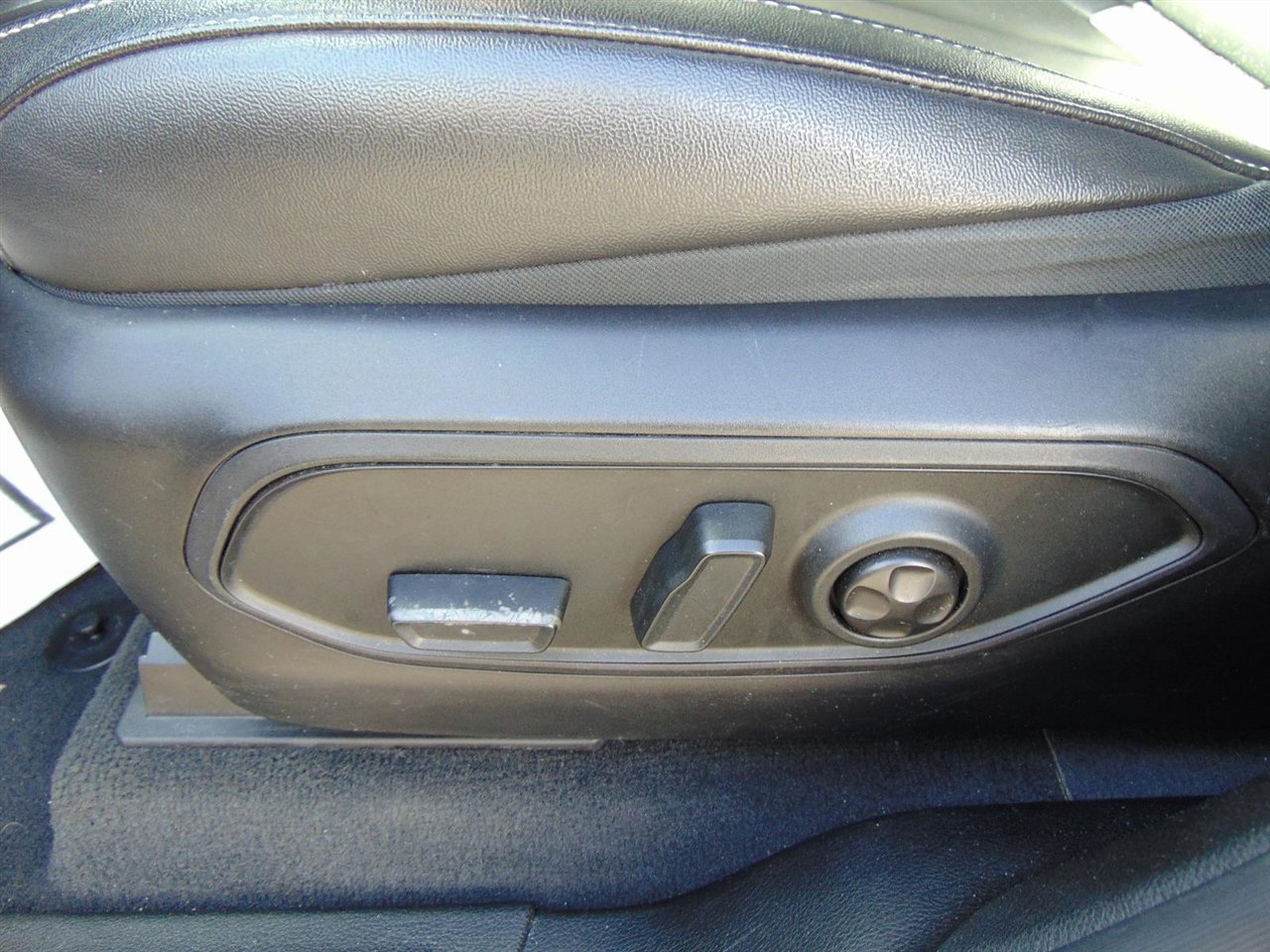 Used 2023 Jeep Grand Cherokee 4WD 4xe image 19